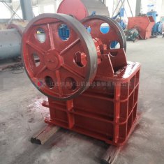 礦山機械設備中鵝卵石碎石機都有哪幾種?